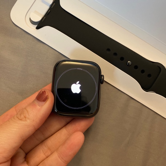 COPY - Hermes Apple Watch series 7 - Picture 6 of 10